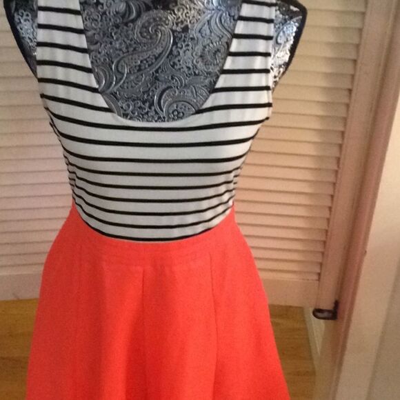 80s inspired fit and flare cut out back stretch M - Picture 2 of 11